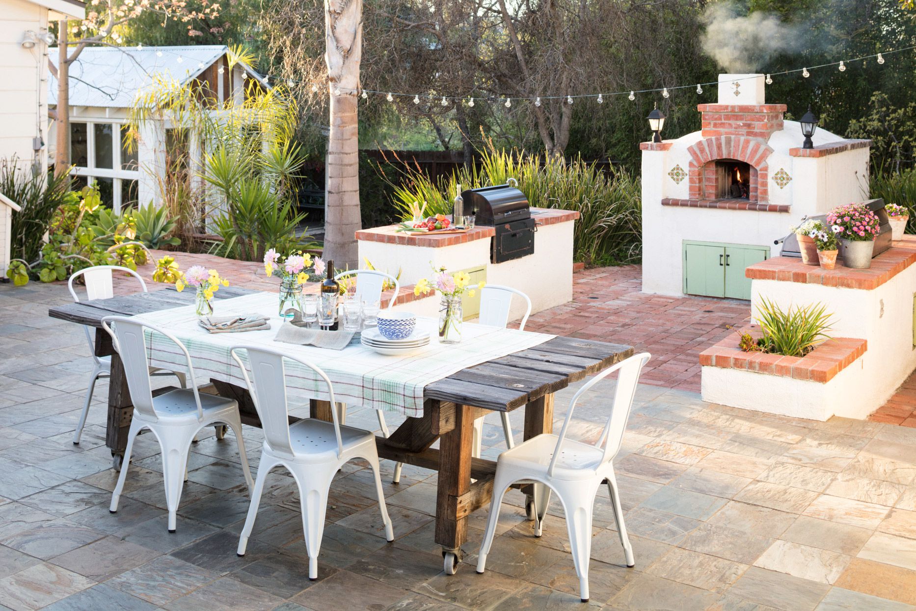 Outdoor Entertaining: 12 Diy Outdoor Bar Ideas